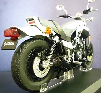 ヤマハ VMAX(ニューシルバーダスト) 1/12スケールモデル Amazon | スカイネット 1/12 完成品バイク Yamaha Vmax ニュー